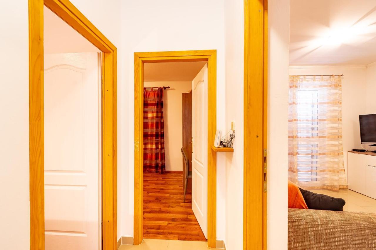 Apartament Peco